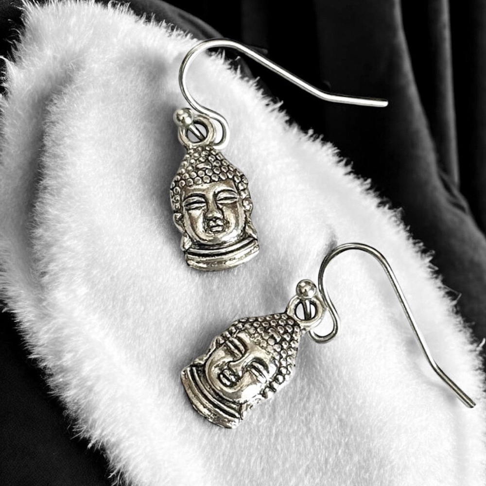 5 For $25💫Small Silver Buddha Dangles Earrings